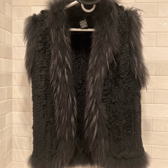 Saks fifth avenue fur vest. Black. Size S/M - Picture 7 of 13